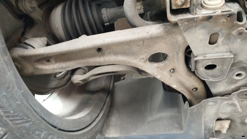 Braço de suspensão frente direito MERCEDES-BENZ Classe A (W176)