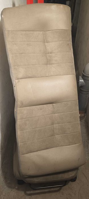 Sprzedam fotele do chryslera sebringa