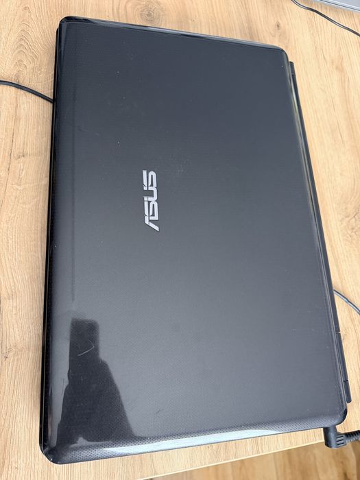 Laptop ASUS 17’’ 320gb, 4 gb