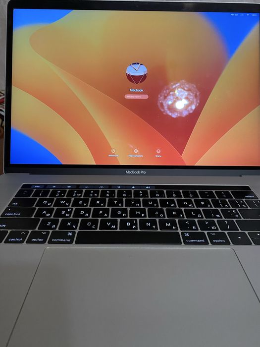 MacBook Pro 15 16gb, Intel Core I7, Ssd 500 Radeon 560 8 gB