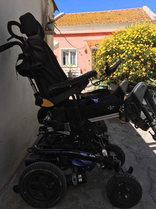 Cadeira de Rodas Elétrica Invacare
