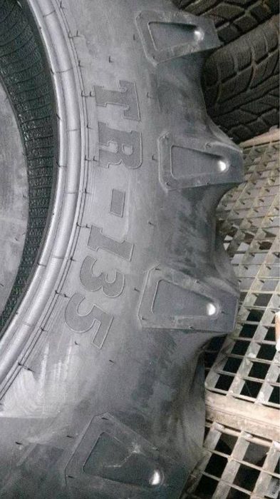 Колеса 15.5-38 8PR BKT TR 135 133A6/129A8 TT