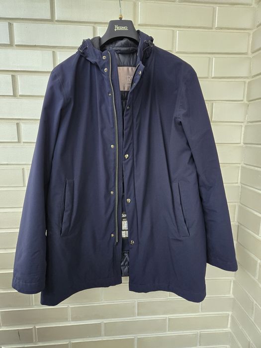 Продаю куртку Herno