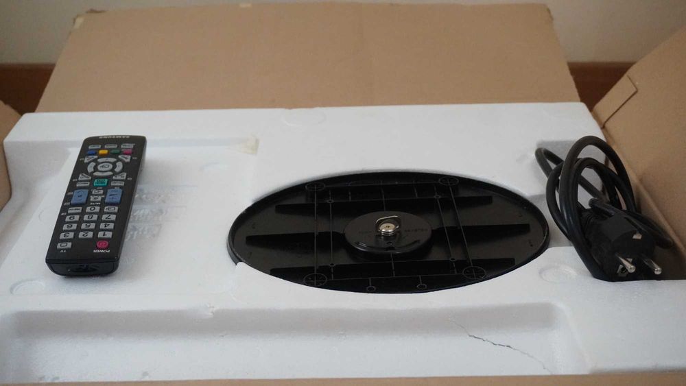 Monitor TV Samsung 19 polegadas com comando