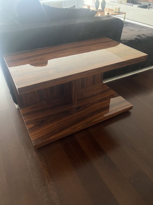 Mesa em pau ferro de apoio ao sofá