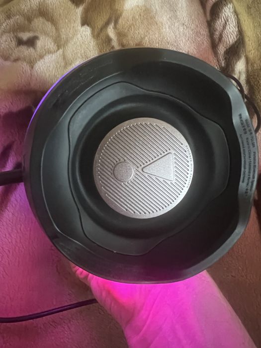 Колонка JBL PULSE 4. Идеальное состояние.