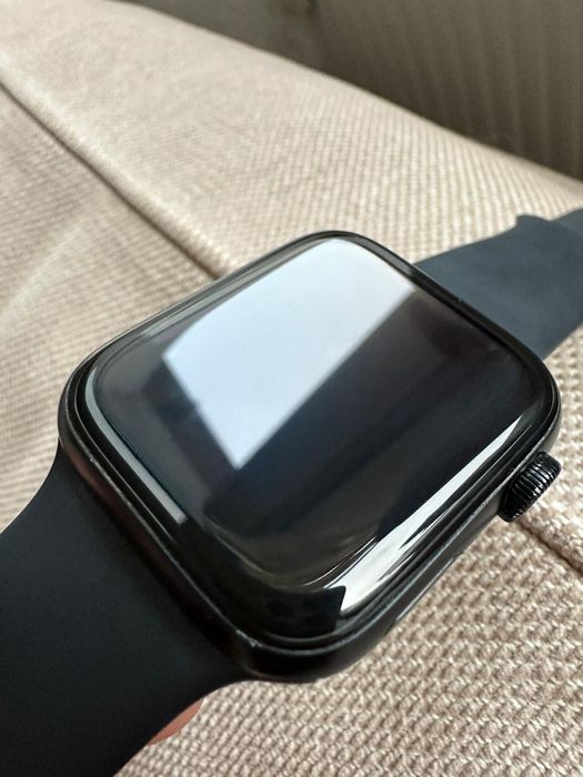 Apple Watch SE 2 generacji 44mm
