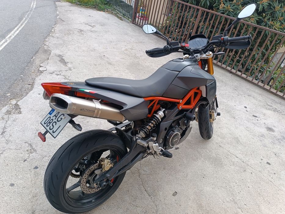 Aprilia Dorsoduro 900