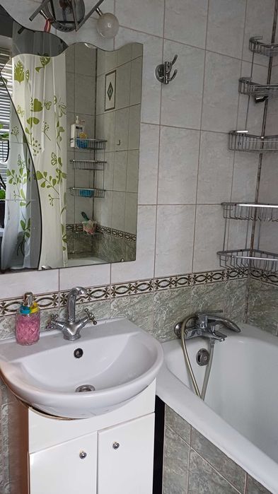 Здам кімнату (приміщення) з кухнею в довгострокову аренду