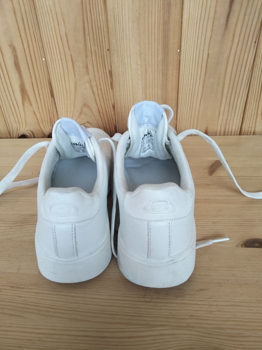 Sprzedam damskie skórzane snikersy firmy ellesse