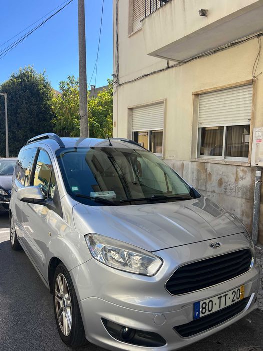 Ford Tourneo Courier 1.5 TDCi Titanium