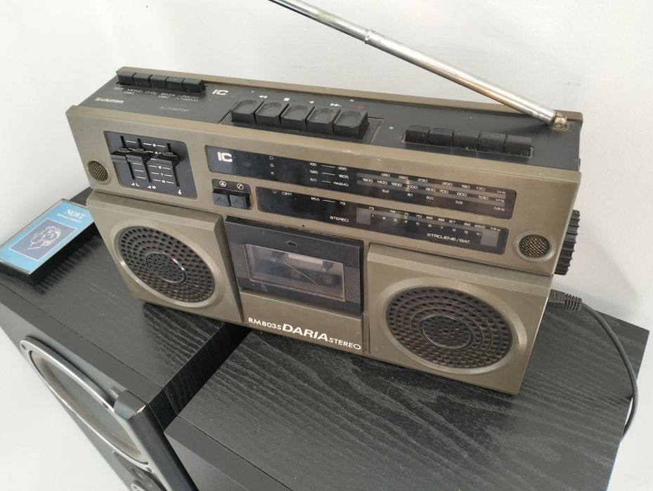Radiomagnetofon Unitra Daria RM803S.