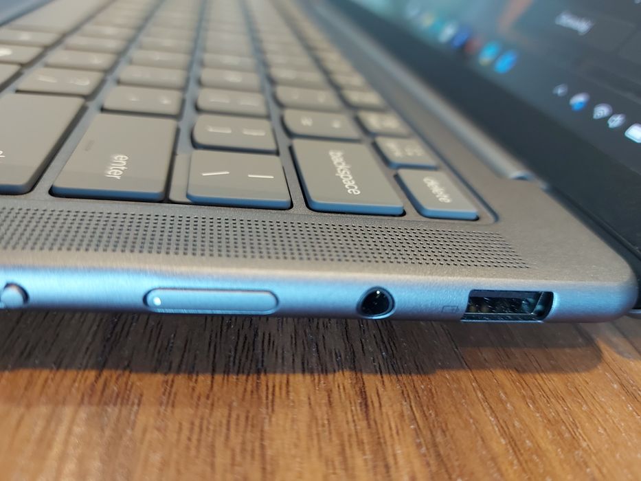 Lenovo Yoga Slim 7 14ILL10 OLED Nowy!!!