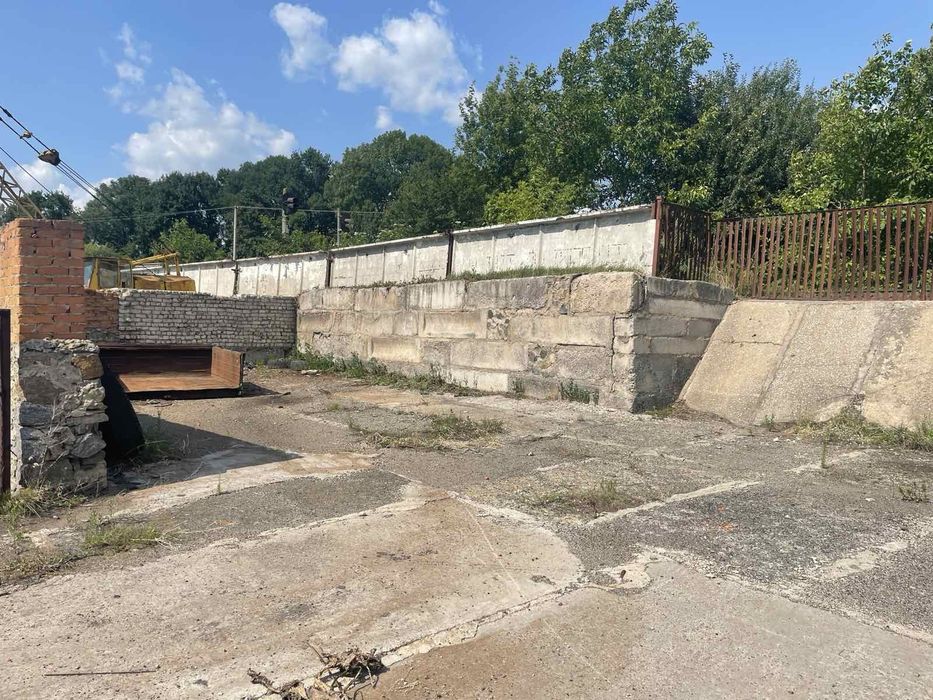 Виробничо- комерційна база