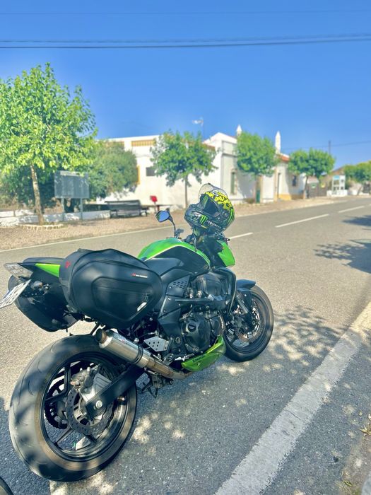 Kawasaki Z750 2009 | 20.000 km | Impecável | Full Extras |