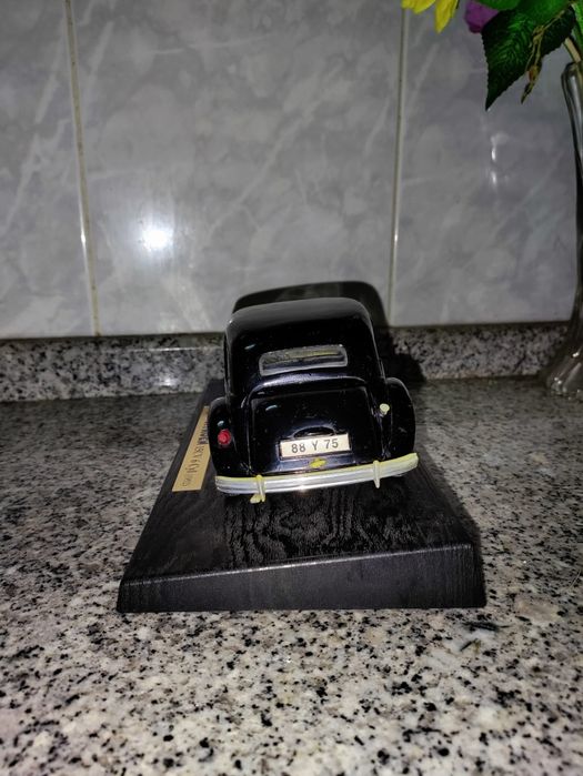 Miniatura Maisto Carro Citroën 15cv 6cyl (1952) raro