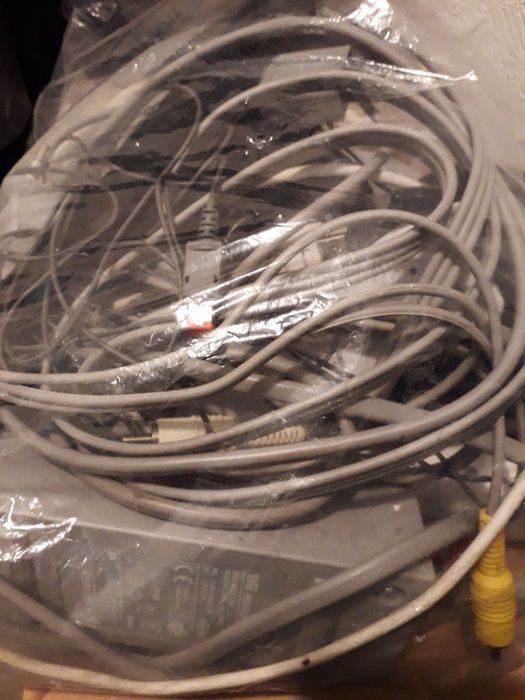 Wii console and accessories64585101322755121