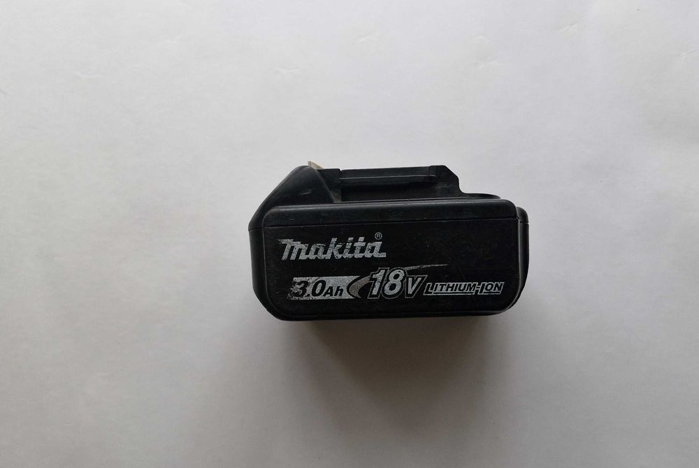 MAKITA Bateria BL1830B