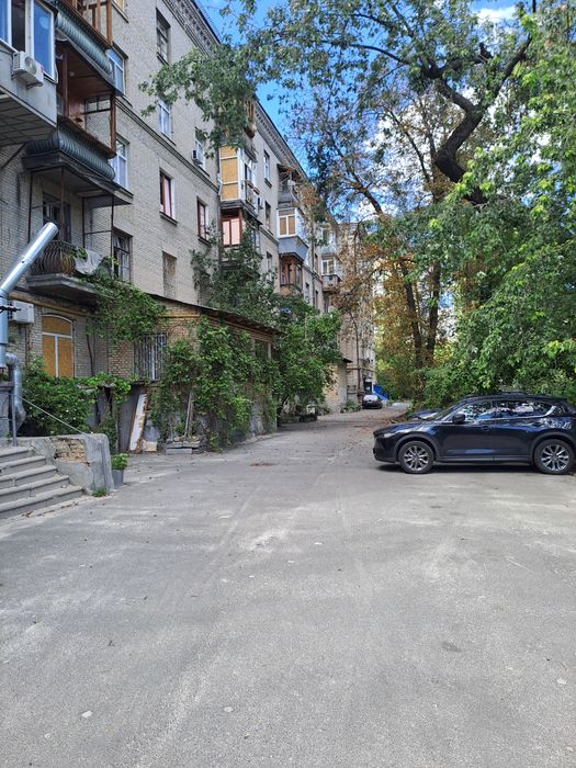 Продажа3ком кв.70кв.м.ст.М."Шулявская"шевсенк..р-н.ул.Довженко 10продажа квартиры