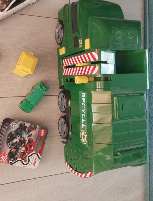 Duże auta smieciarka