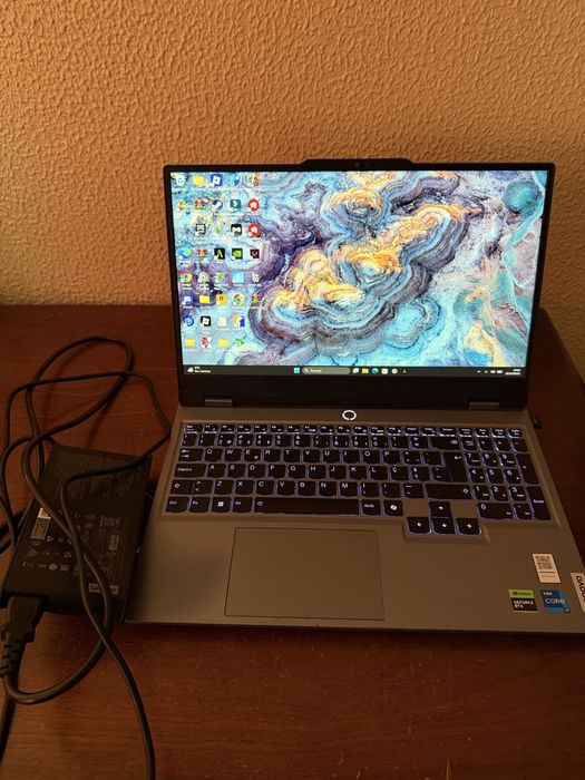 Portatil Lenovo LOQ