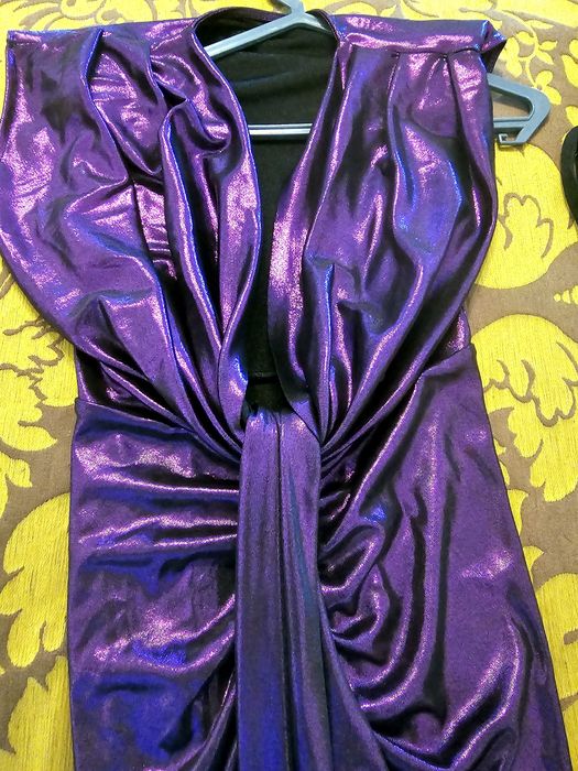 Vestido gala racha decote grego roxo púrpura brilhante usado uma vez