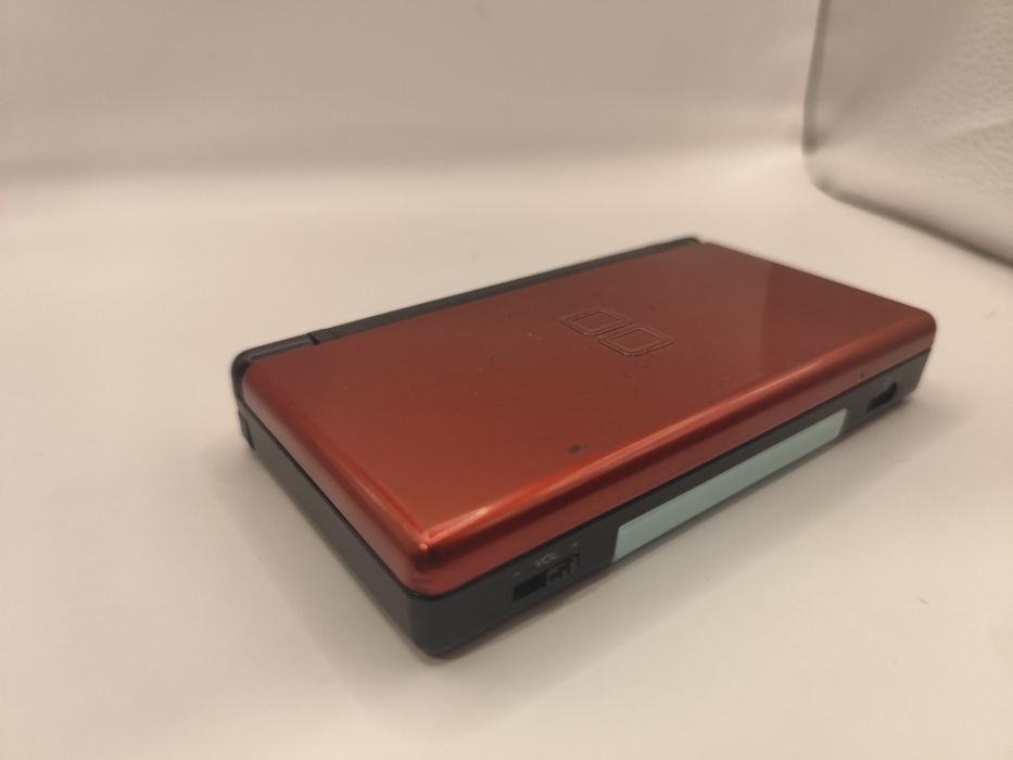 Nintendo DS Lite Vermelha/Preta + Cartucho R4 + Bolsa + Carregador | Impecável