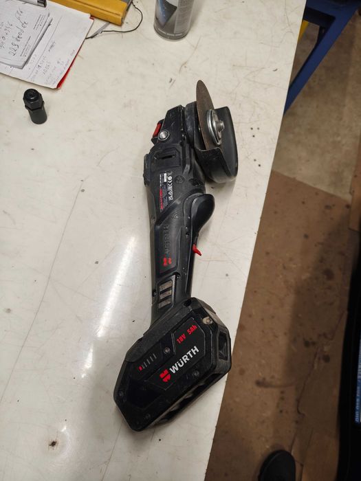 Szlifierka kątowa wurth AWS 18-125 P compact z akumulatorem 5Ah