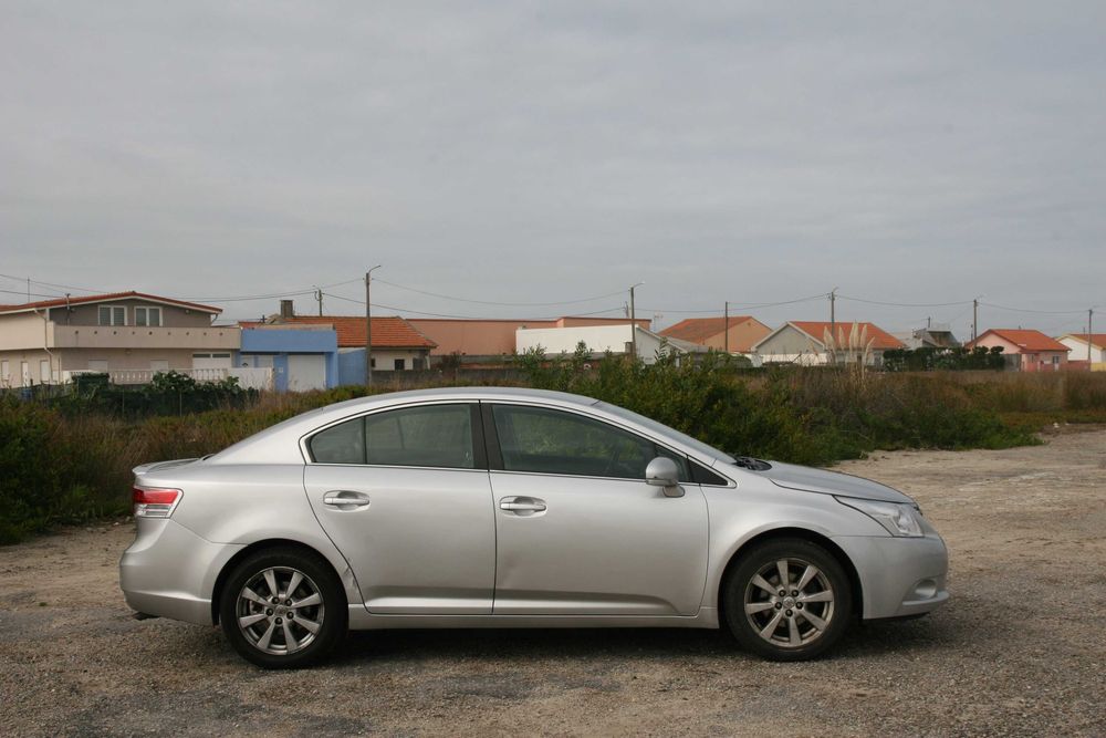 Toyota Avensis 2.0 D-4D Sol — photo 4