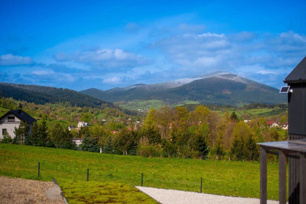 Widokowa stodoła domek w górach Beskid wyspowy jacuzzi balia