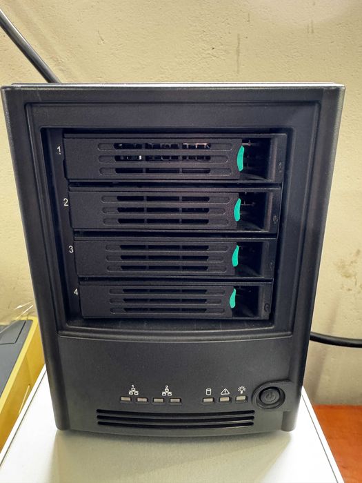 Serwer plików Intel INNS04-4200 SS4000-E