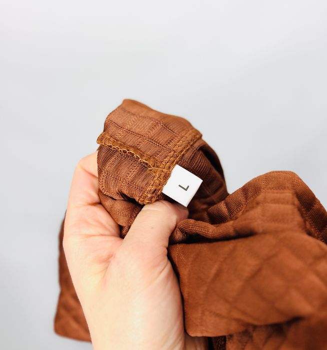 Brązowa pikowana bluza z kapturem L 40