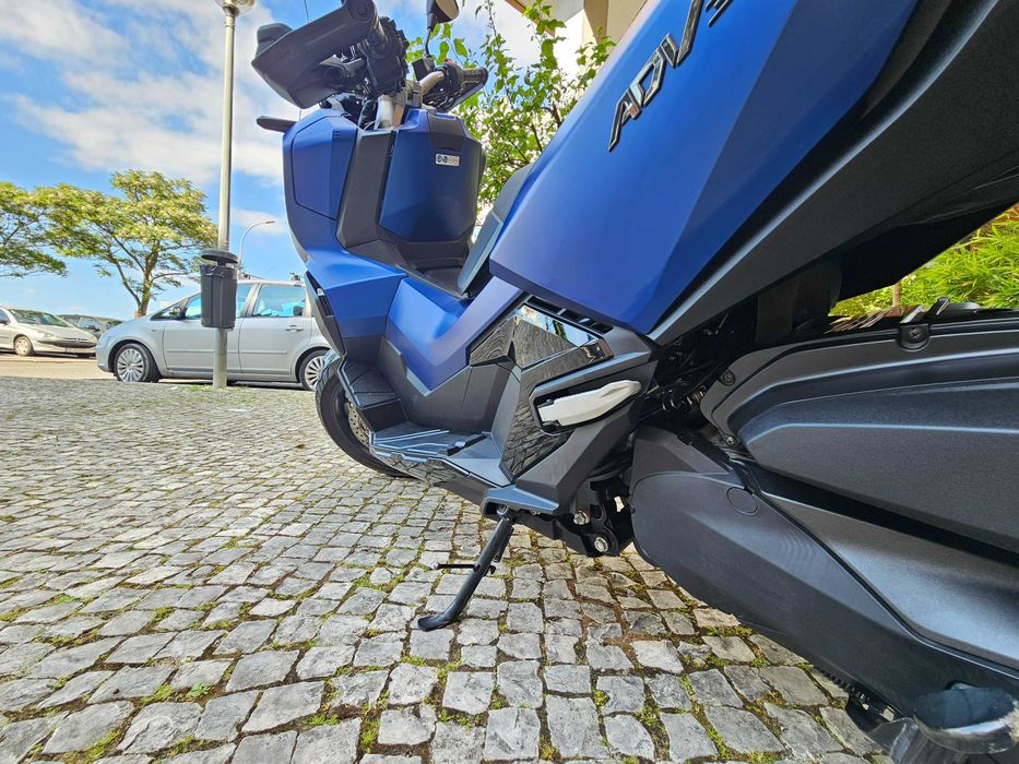 Honda ADV 350 de 2024 com apenas 10.600 kms e com garantia da marca