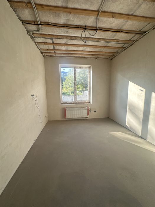 Продам будинок -американку . Газ , гараж , 8 соток двлянка