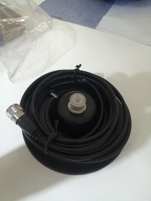 Vendo base magnética nova