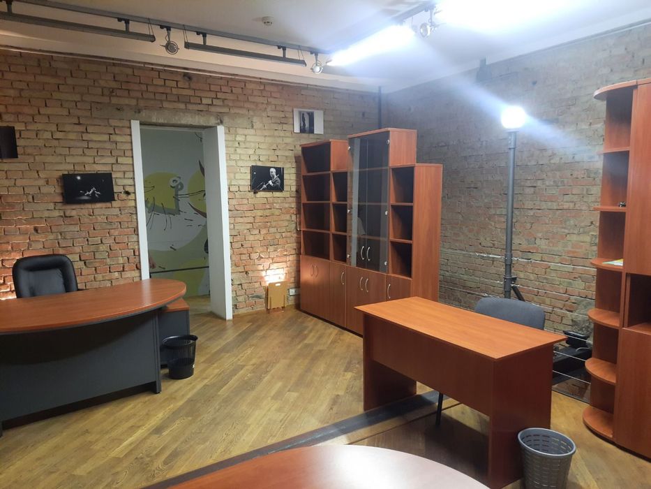 Оренда приміщення вул.Стельмаха,ремонт, 2 окремі входи,метро Голосіївс