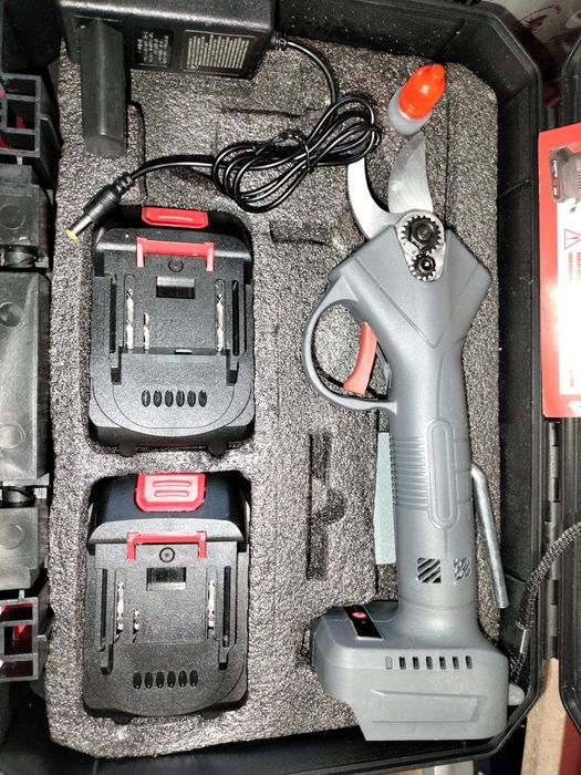 Акция! Секатор Аккумуляторный ,садовые ножницы CP21-25BC Forte