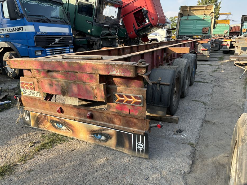 Полуприцепы контейнеровозы 20/40