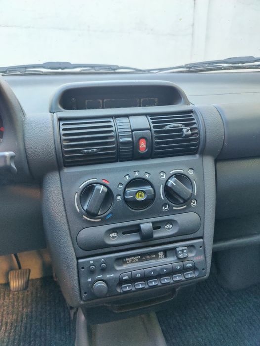 Opel Corsa 1,4 benzyna, szyberdach.