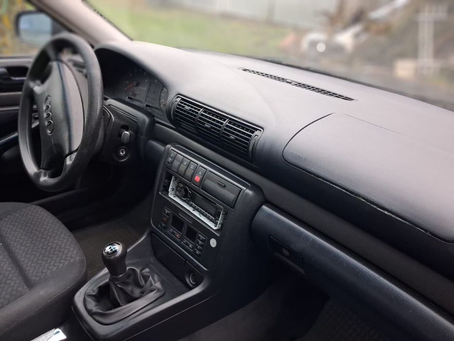 Audi A4 2 l benzyna 1996