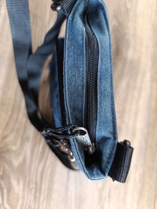 Сумка через плече, месенджер  Eastpak Rusher
