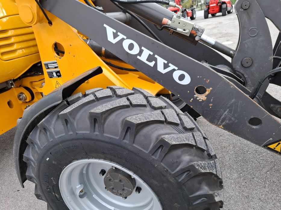 Pá carregadora volvo L25 F
