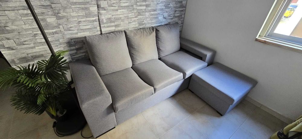 Sofá com chaise long
