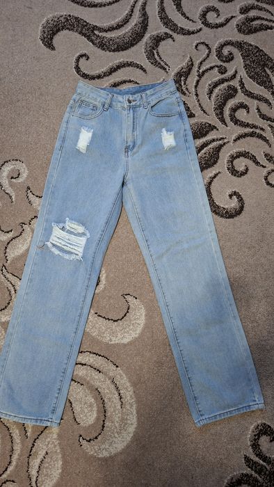 Продам джинси  з дірками