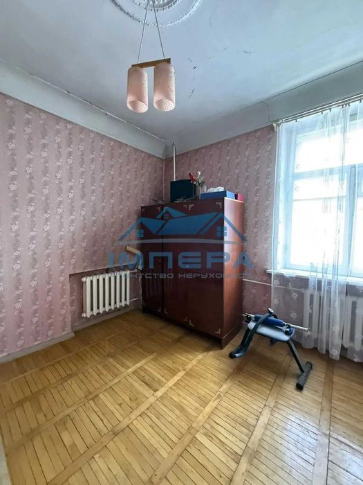 Продаж 3-кімнатної квартири в самому Центрі міста. Сталінка. Цегляний будинок