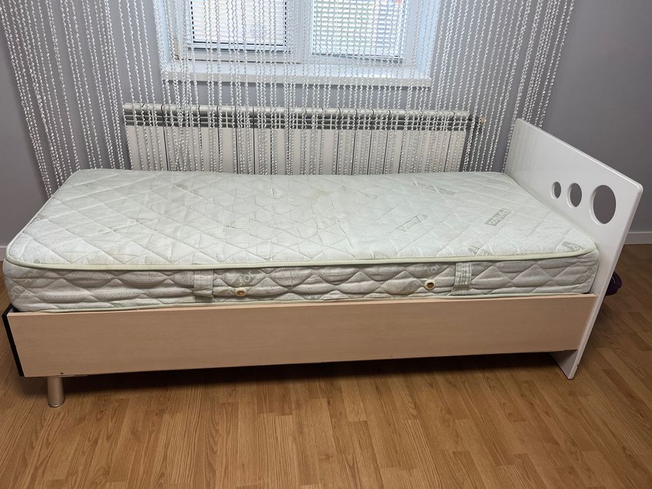 Дитячий ліжко з ортопедичним матрасом