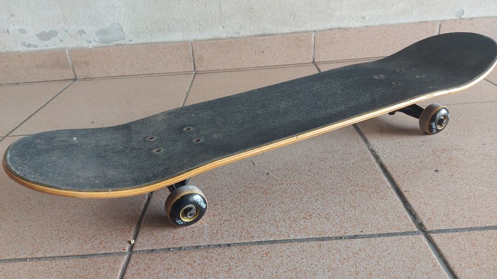 Skate nivel intermédio em ótimo estado