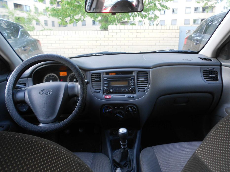 KIA  RIO  1.4   97 Cv  em  bom  estado  geral