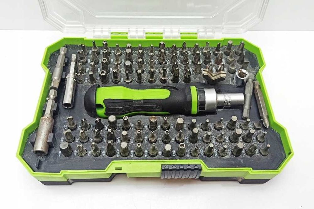 ZESTAW Bitów Końcówek z Wkrętakiem GRZECHOTKOWYM 105 el. NITEO TOOLS