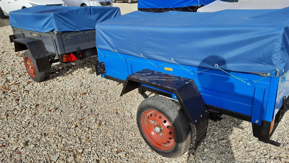 Прицеп до автомобіля / причеп легковий (з колесами і тентом з дугами)